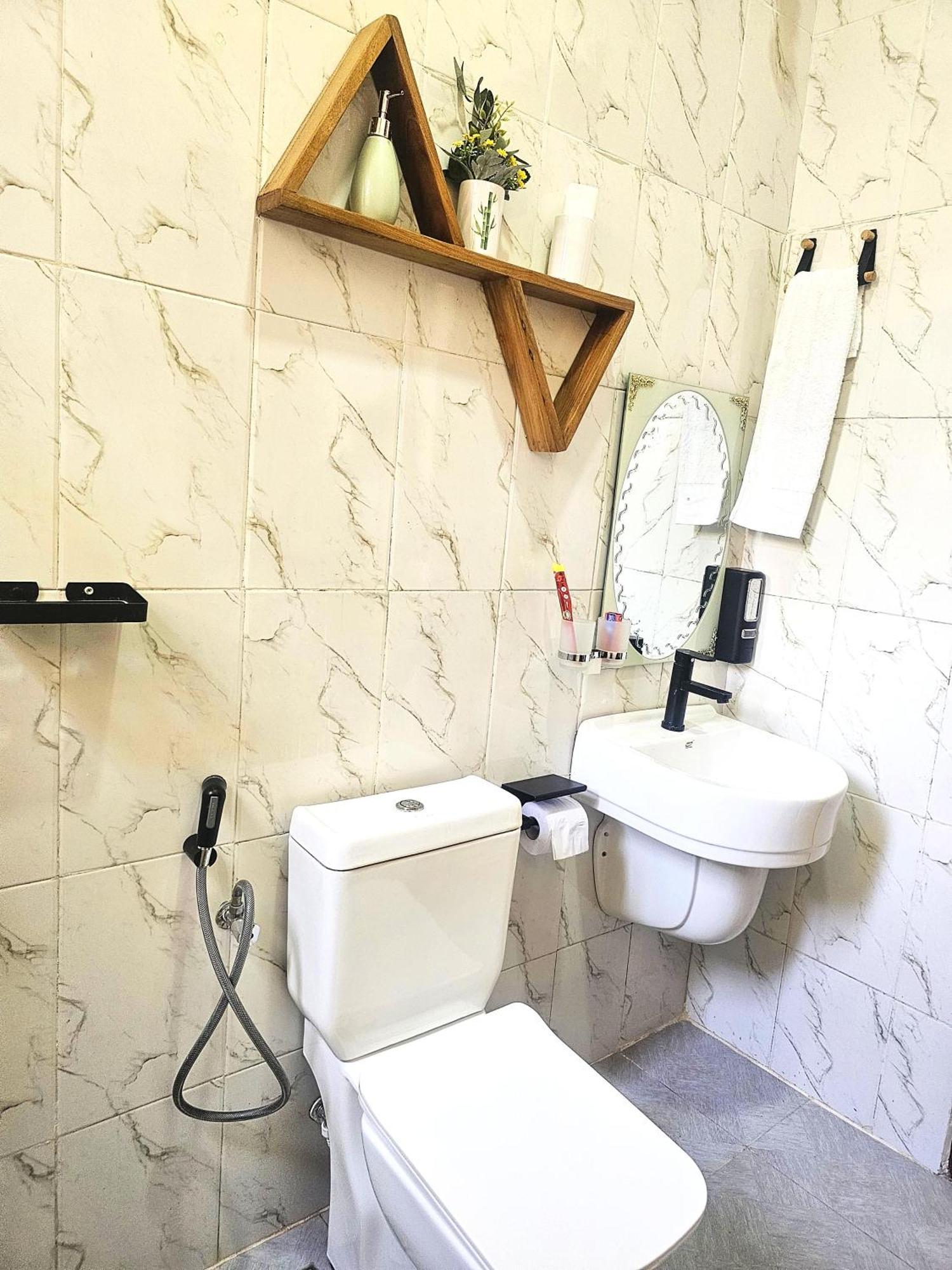 Safi House Bed & Breakfast Boma la Ngombe Екстериор снимка