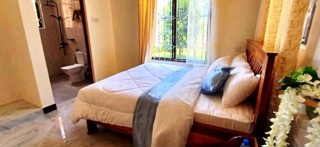 Safi House Bed & Breakfast Boma la Ngombe Екстериор снимка
