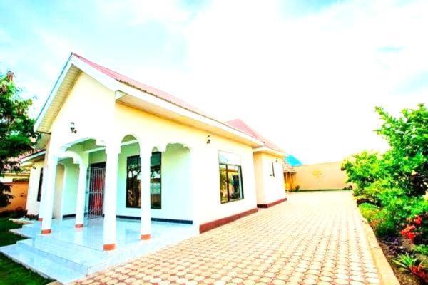 Safi House Bed & Breakfast Boma la Ngombe Екстериор снимка