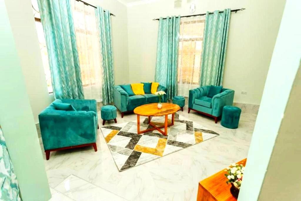 Safi House Bed & Breakfast Boma la Ngombe Екстериор снимка