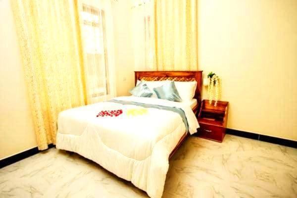 Safi House Bed & Breakfast Boma la Ngombe Екстериор снимка
