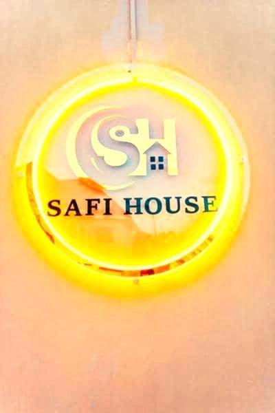 Safi House Bed & Breakfast Boma la Ngombe Екстериор снимка
