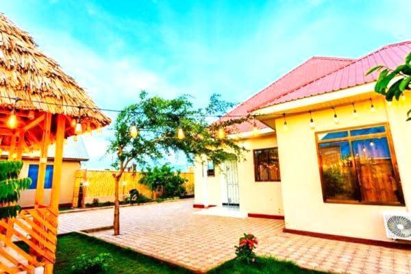 Safi House Bed & Breakfast Boma la Ngombe Екстериор снимка