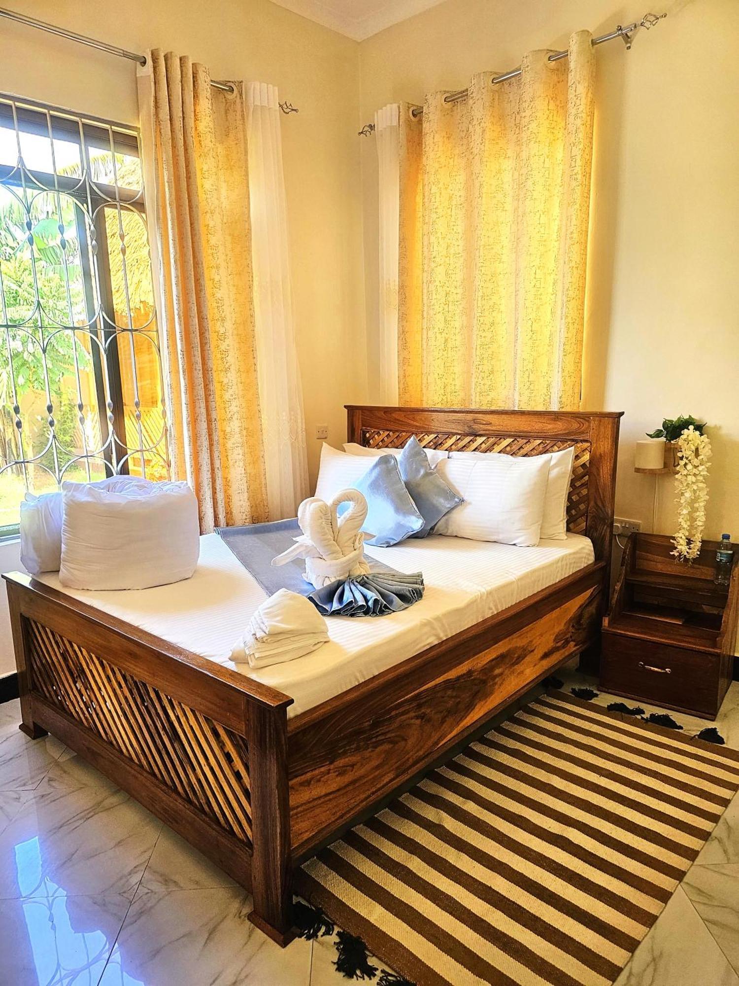 Safi House Bed & Breakfast Boma la Ngombe Екстериор снимка
